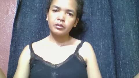Snapshot of rosia685234 chatting on April 21, 2:51 am rosia685234 online show from April 21, 2:51 am