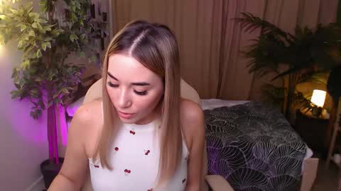 Rosie online show from November 23, 1:05 am