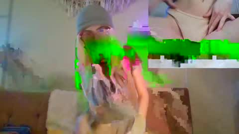 Snapshot of rosiebunnyxxx chatting on January 27, 12:01 am Rosie online show from January 27, 12:01 am