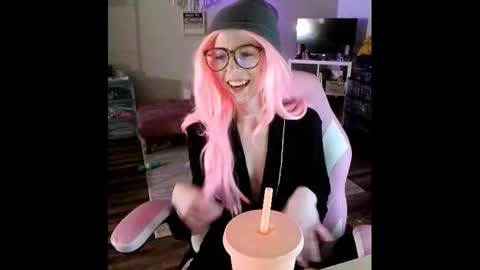 Snapshot of rosiebunnyxxx chatting on February 2, 12:19 am Rosie online show from February 2, 12:19 am