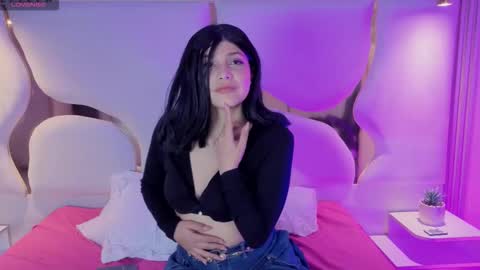 Snapshot of rosiejones_ chatting on March 1, 3:52 am Rosie online show from March 1, 3:52 am