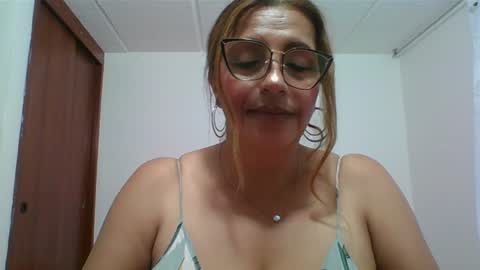 Rossana  online show from December 6, 10:30 pm