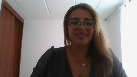 Rossana  online show from February 7, 7:59 pm