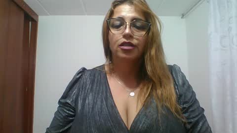 Rossana  online show from February 8, 2:15 am