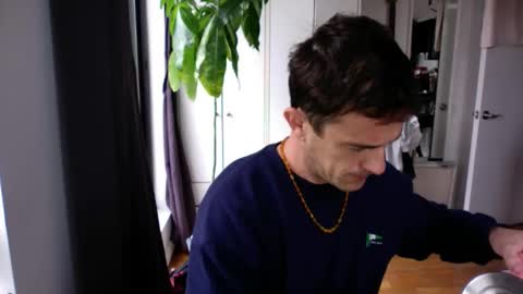 Snapshot of rosscollab chatting on November 12, 3:01 pm RossCollab online show from November 12, 3:01 pm