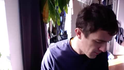 Snapshot of rosscollab chatting on December 5, 2:47 pm RossCollab online show from December 5, 2:47 pm