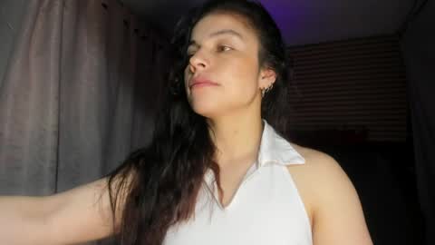 Snapshot of rosse_25 chatting on March 31, 11:32 am Would you like to help me with supplementation and sports suits so I can compete in powerlifting online show from March 31, 11:32 am