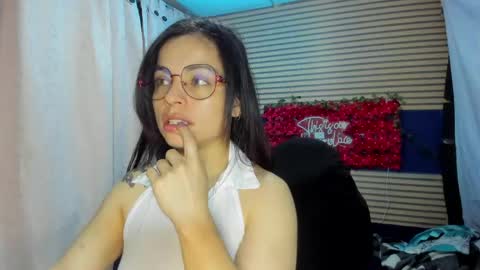 Snapshot of rosse_25 chatting on April 15, 11:28 am Would you like to help me with supplementation and sports suits so I can compete in powerlifting online show from April 15, 11:28 am
