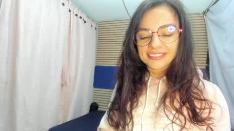 Snapshot of rosse_25 chatting on May 1, 12:10 pm Would you like to help me with supplementation and sports suits so I can compete in powerlifting online show from May 1, 12:10 pm