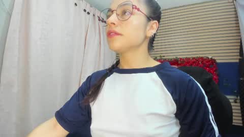 Snapshot of rosse_25 chatting on June 13, 9:18 am Would you like to help me with supplementation and sports suits so I can compete in powerlifting online show from June 13, 9:18 am
