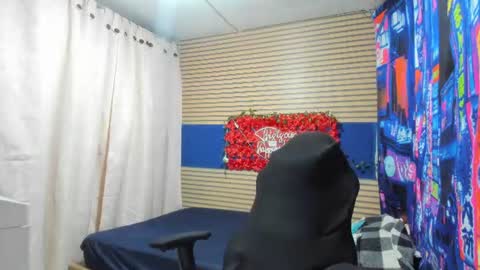 Snapshot of rosse_25 chatting on July 20, 10:18 am Would you like to help me with supplementation and sports suits so I can compete in powerlifting online show from July 20, 10:18 am