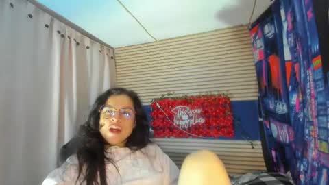 Snapshot of rosse_25 chatting on July 28, 3:21 pm Would you like to help me with supplementation and sports suits so I can compete in powerlifting online show from July 28, 3:21 pm
