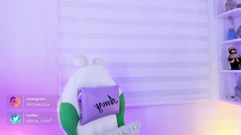   online show from February 7, 11:12 am