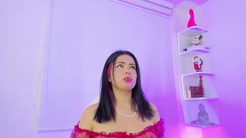 Snapshot of rosse_amyy chatting on November 12, 12:05 pm online show from November 12, 12:05 pm