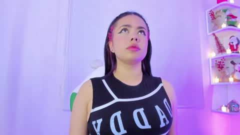 Snapshot of rosse_amyy chatting on November 17, 12:00 pm online show from November 17, 12:00 pm