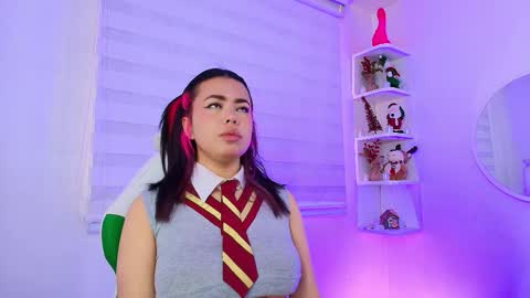 Snapshot of rosse_amyy chatting on November 25, 11:43 am online show from November 25, 11:43 am