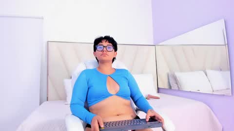 Snapshot of rosse_winters chatting on March 30, 3:07 am online show from March 30, 3:07 am