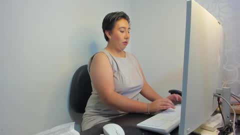 ROSSE DEMOND  online show from February 6, 2:38 am