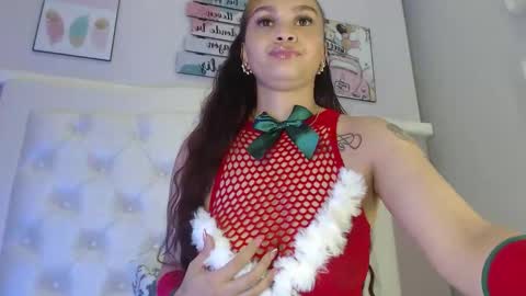 Snapshot of rossi_baker chatting on December 4, 6:44 am Rossi online show from December 4, 6:44 am