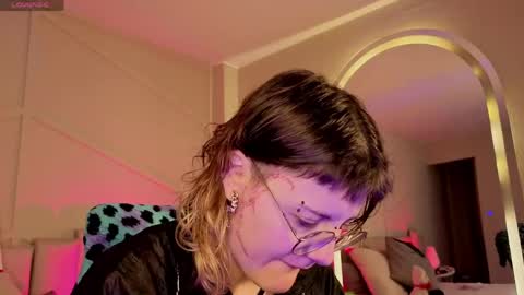 rossiie_hunt_ online show from May 22, 12:22 pm