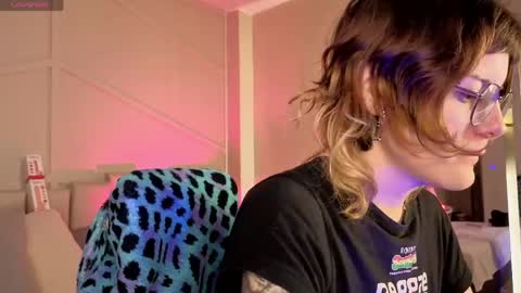 rossiie_hunt_ online show from May 27, 12:24 pm