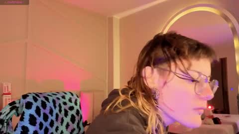 rossiie_hunt_ online show from June 2, 12:18 pm