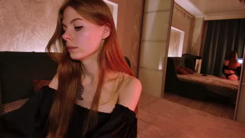 rosy_black_ online show from December 15, 5:10 pm