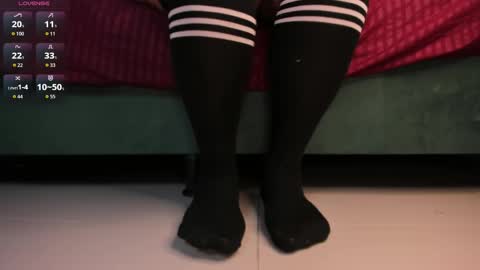 Snapshot of rosyejones chatting on October 2, 2:29 am rosyejones online show from October 2, 2:29 am