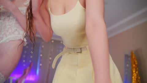 Snapshot of rosyemily chatting on October 13, 10:26 am Hi Im Maria Check my Bio online show from October 13, 10:26 am