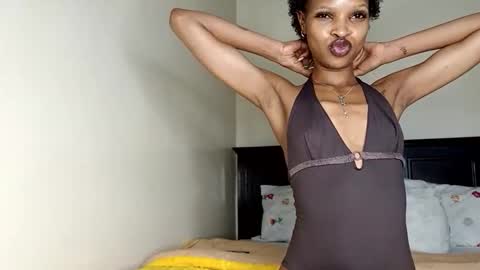 roundbootie online show from June 6, 12:21 pm