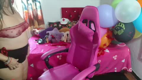 rous_kinky online show from November 15, 1:40 pm