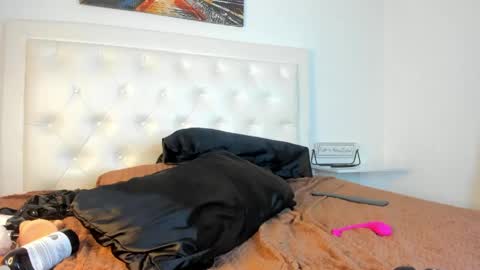 Snapshot of rouse_sexy_hotxx77 chatting on April 18, 7:58 pm rouse_sexy_hotxx77 online show from April 18, 7:58 pm