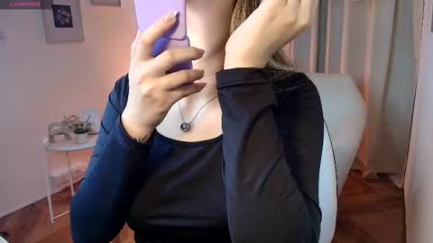 Snapshot of rousee_v chatting on February 11, 1:05 pm Rousee online show from February 11, 1:05 pm