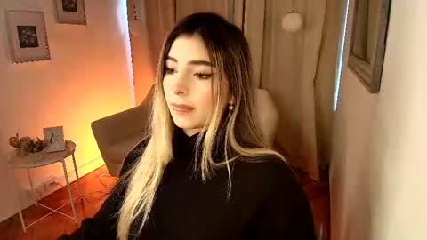 Snapshot of rousee_v chatting on February 18, 2:02 pm Rousee online show from February 18, 2:02 pm