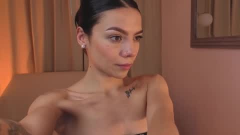 Snapshot of rousee_v chatting on April 22, 4:30 pm Rousee online show from April 22, 4:30 pm