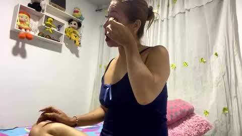 Snapshot of rousemilf4u chatting on January 7, 10:01 am rouse online show from January 7, 10:01 am