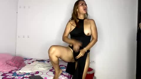 Snapshot of rousemilf4u chatting on March 1, 11:39 am rouse online show from March 1, 11:39 am
