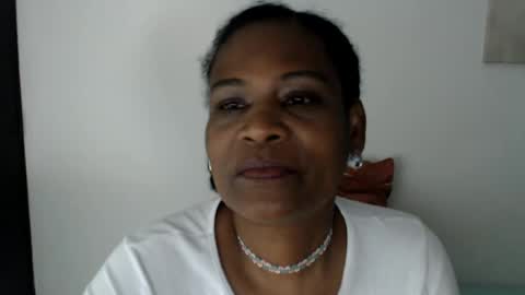 luxa online show from July 24, 1:20 pm