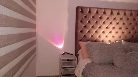 Rouss marie henao  online show from October 15, 9:20 am