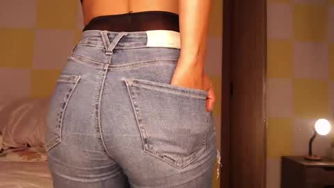 Rouss marie henao  online show from May 20, 3:34 am