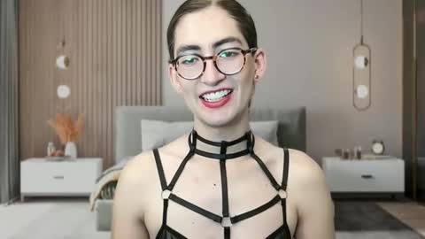 Snapshot of rousse507437 chatting on February 19, 12:28 am rousse507437 online show from February 19, 12:28 am