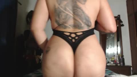 Snapshot of rousse_ellise1 chatting on June 19, 2:38 am rousse online show from June 19, 2:38 am