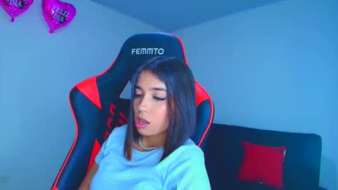 rousse_violet online show from October 17, 10:23 pm