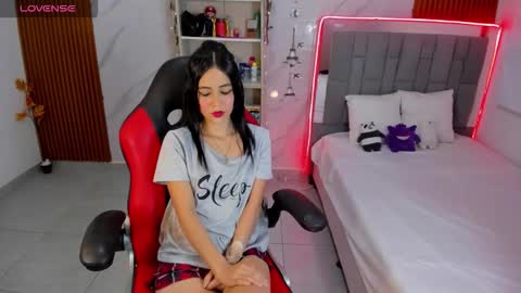 roussescoot online show from November 28, 4:26 am