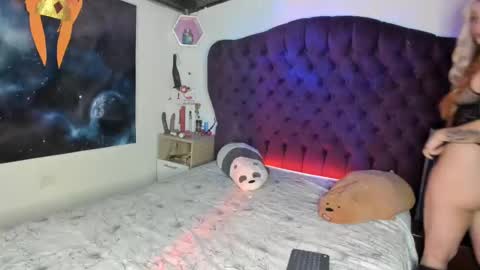 Snapshot of roussew chatting on January 23, 9:07 pm I am lisa and excited that men masturbate for me online show from January 23, 9:07 pm