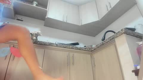 Snapshot of roussh_ chatting on March 9, 12:31 pm Rosa online show from March 9, 12:31 pm