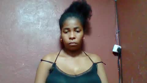 rovaelyah online show from February 6, 6:44 pm