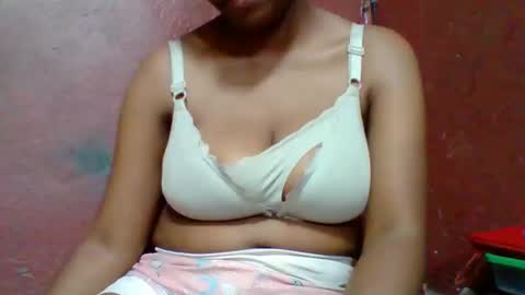 rovaelyah online show from March 7, 5:48 am