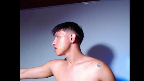 rowanboy23 online show from June 8, 11:27 pm