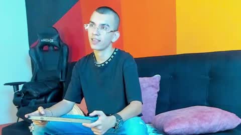 Snapshot of rowancley chatting on September 23, 2:09 pm Rowan online show from September 23, 2:09 pm